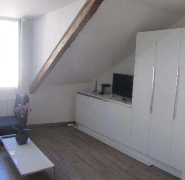 Cozy One Bedroom/studio In Center Old Town 2 Min From Lake * Genebra
